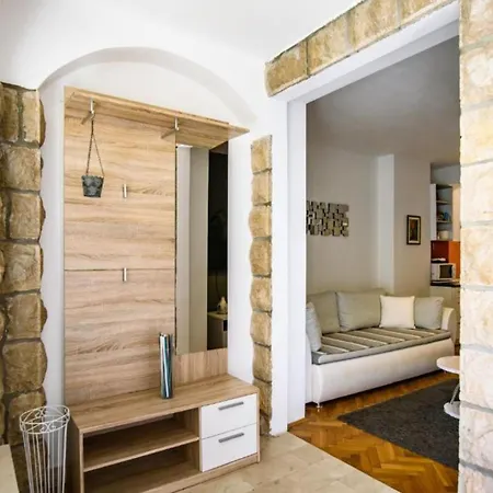 Luce & Toma Apartmán *